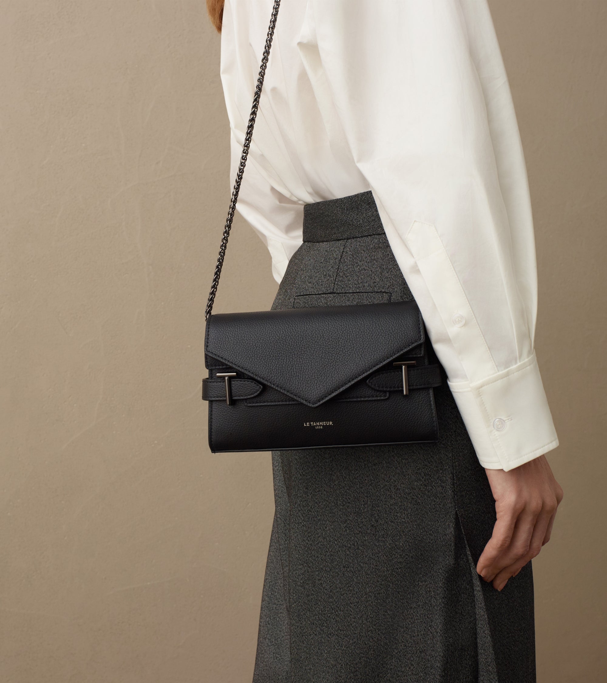 Kleine Handtasche mit Doppelklappe Emilie aus genarbtem Leder