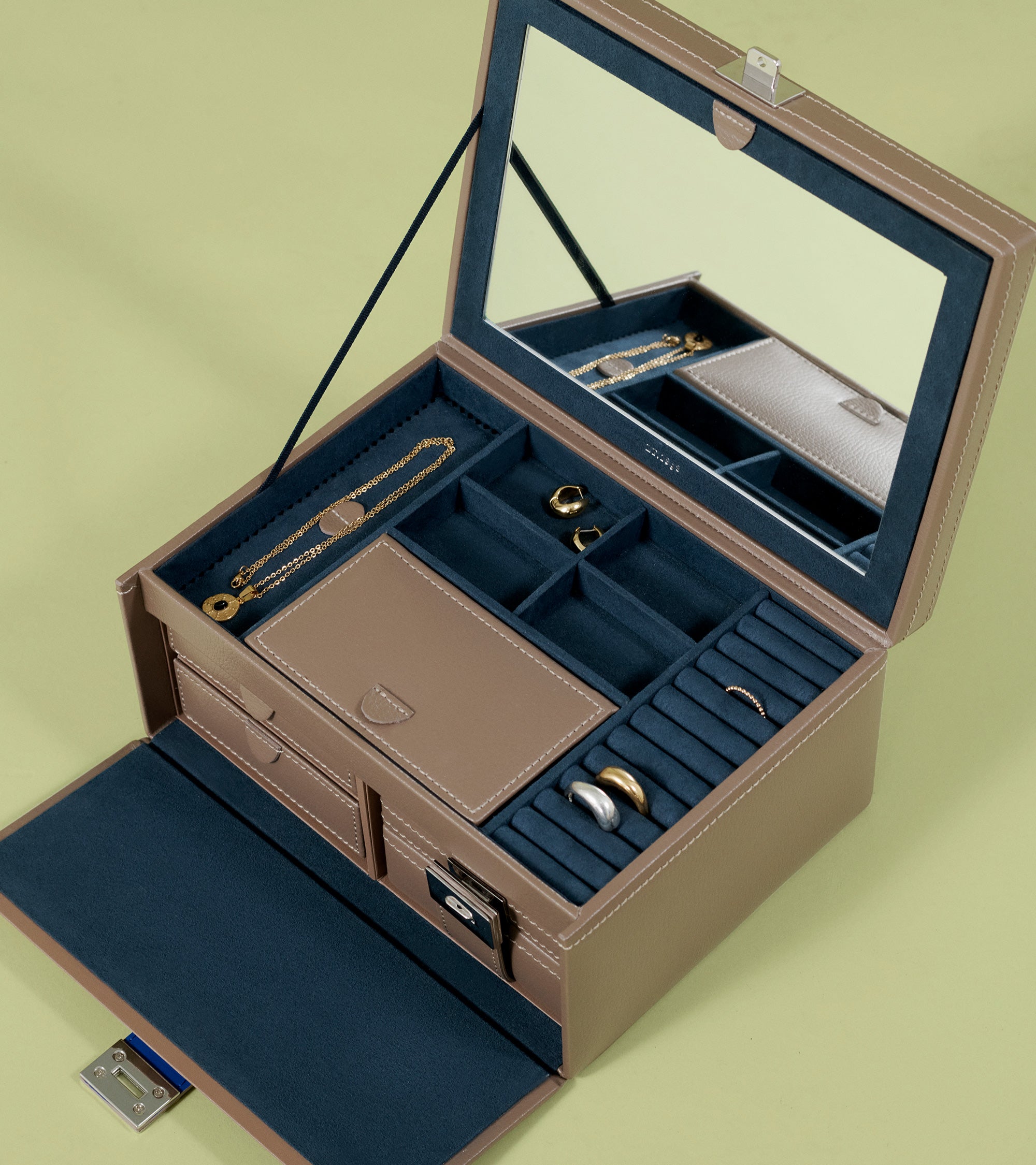 Large jewellery box in leather