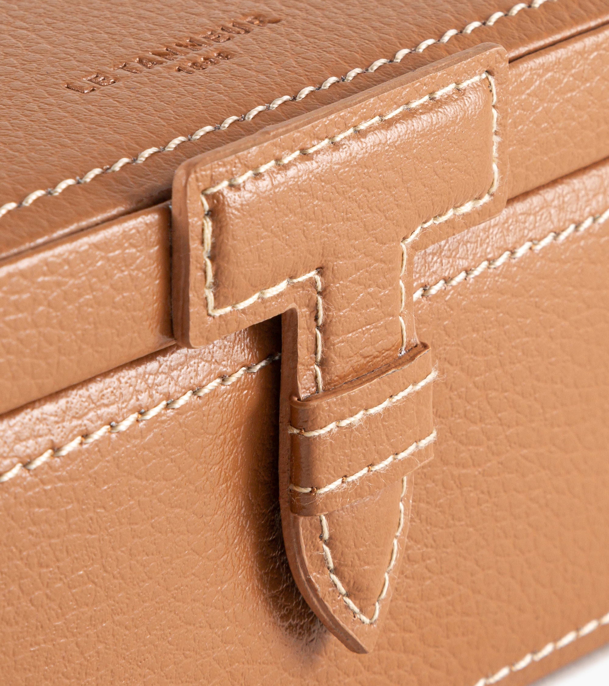 Kasten aus Leder für Manschettenknöpfe