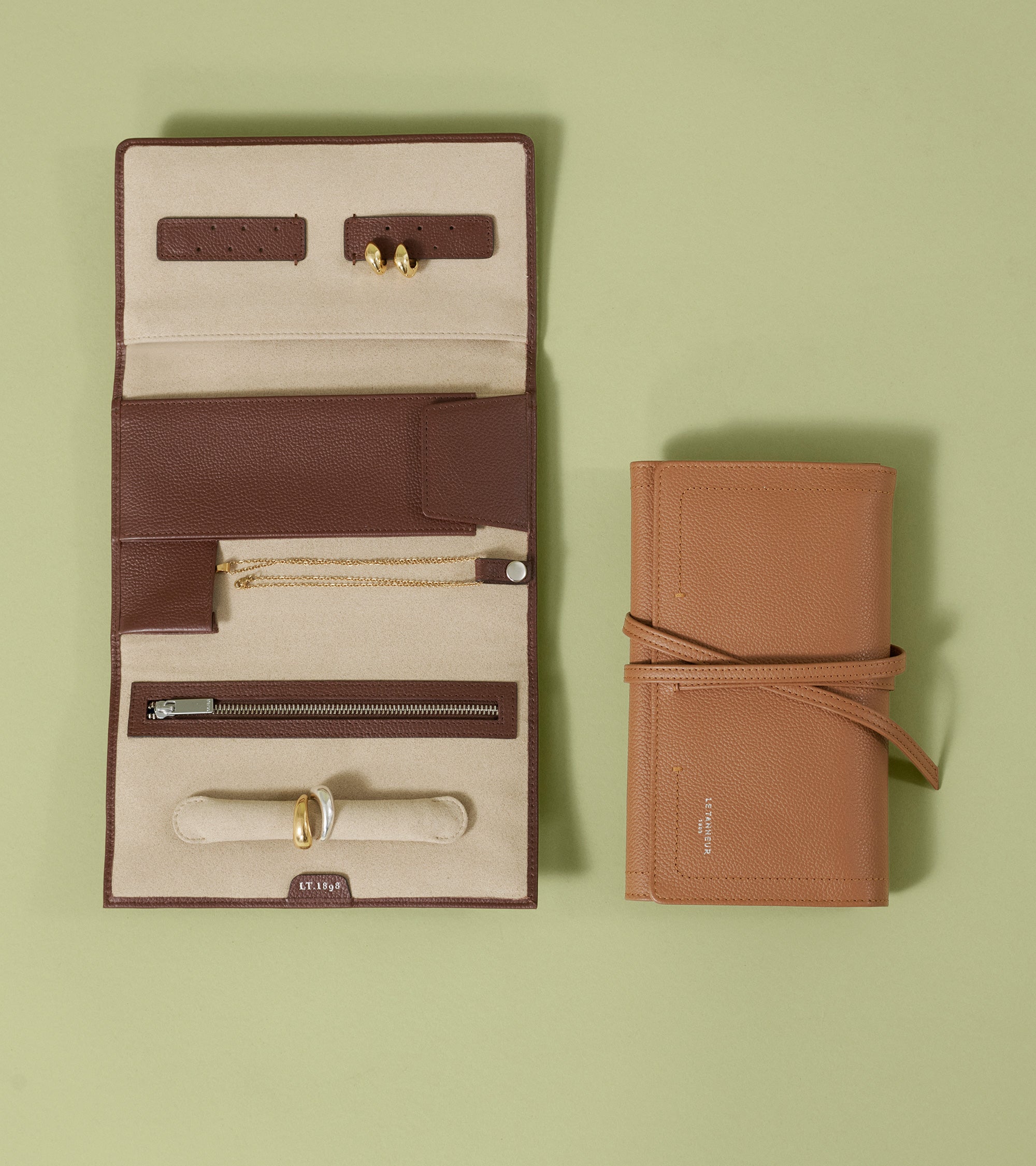 Travel jewellery box in leather