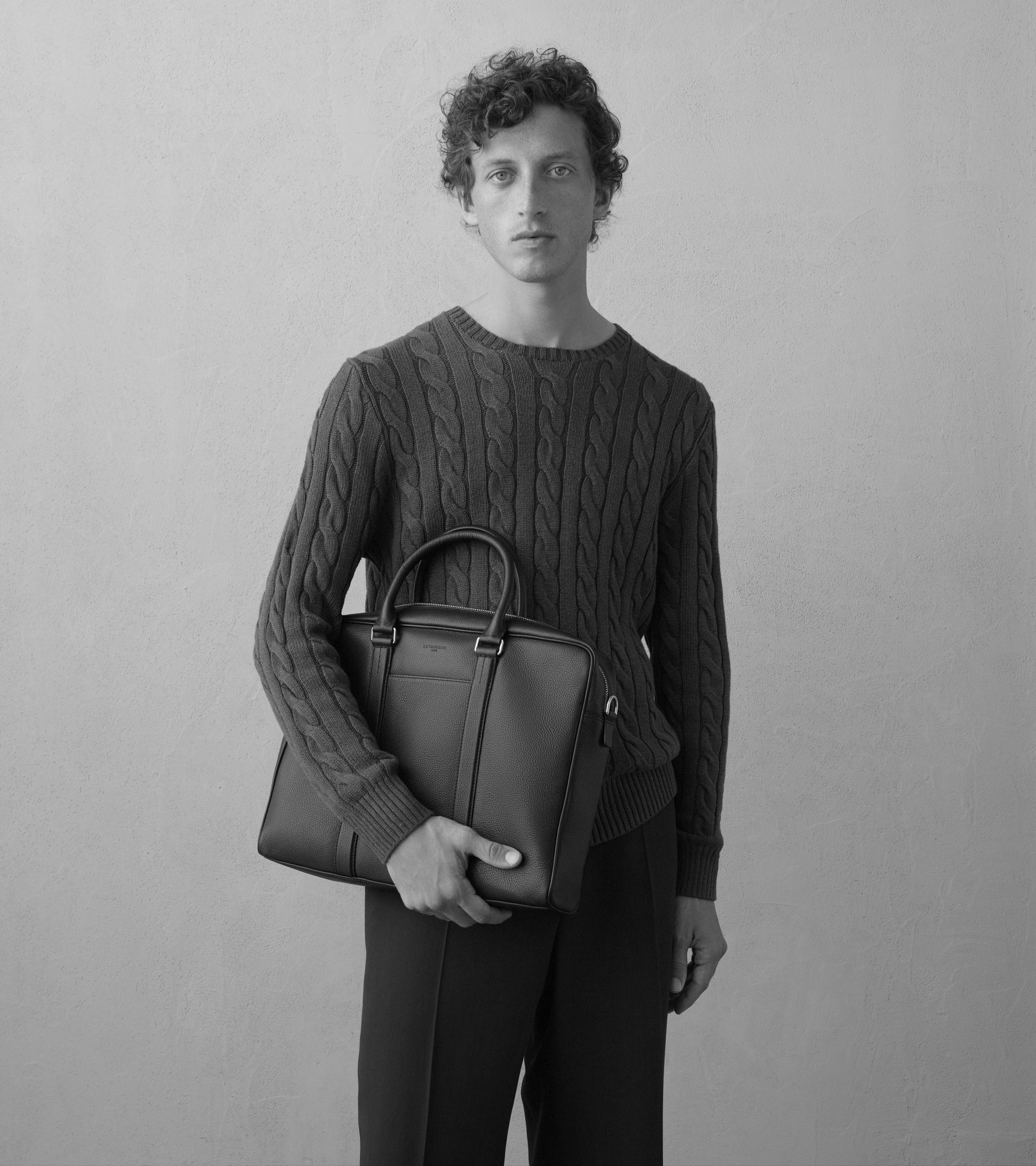 17" Charles Aktentasche aus genarbtem Leder mittleres Modell