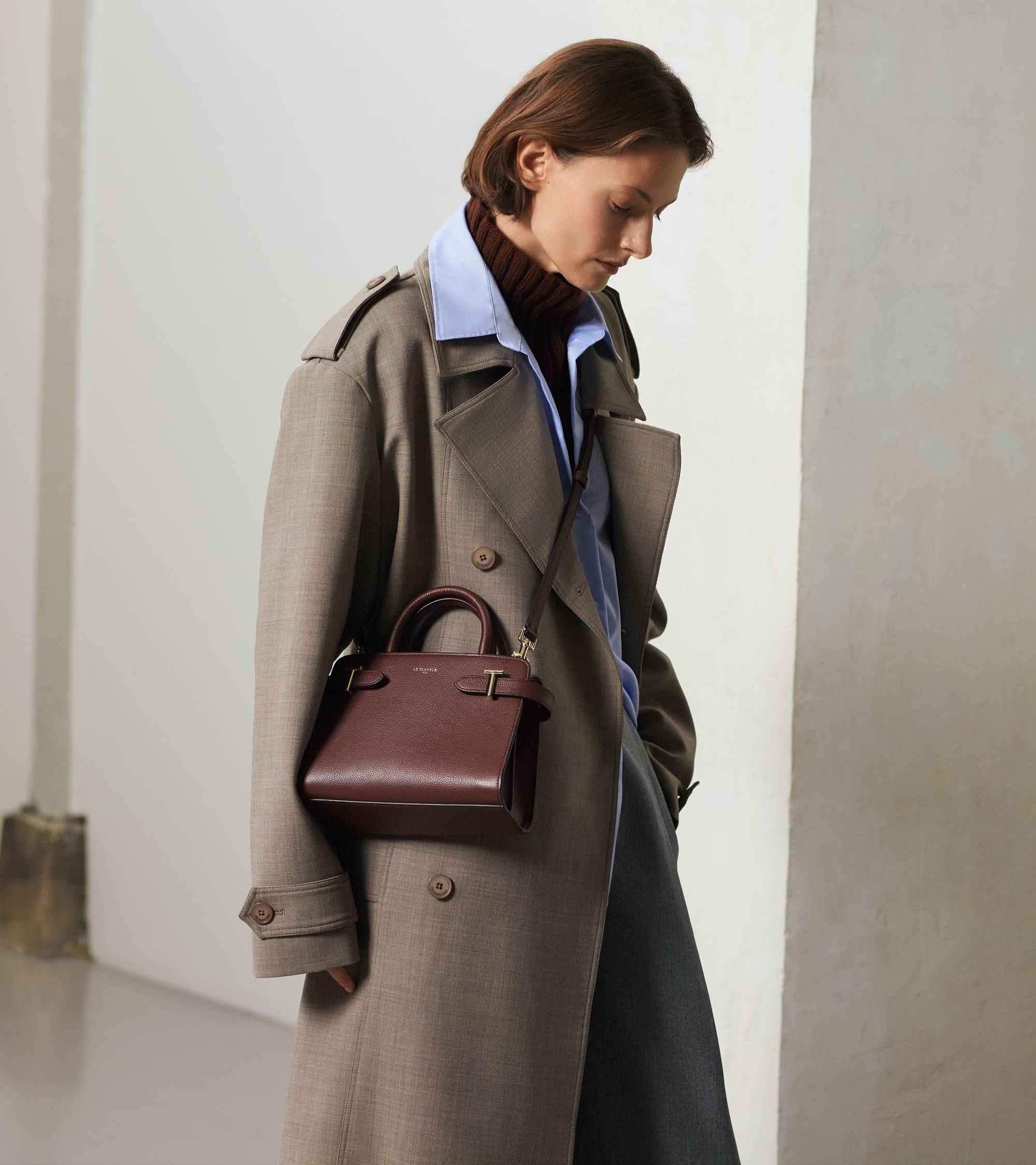 Kleine Handtasche Emilie aus genarbtem Leder mit Trageriemen