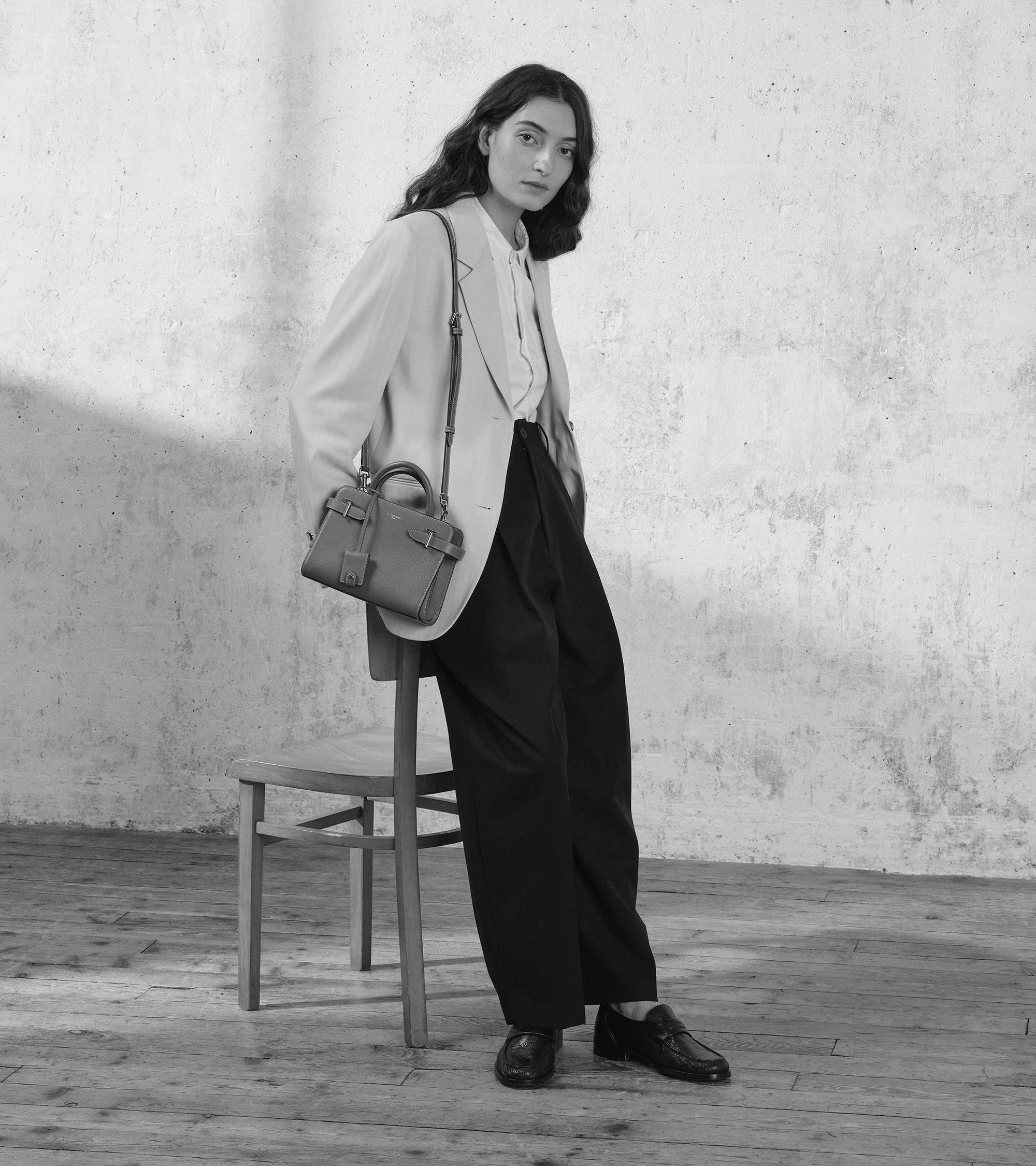 Kleine Handtasche Emilie aus genarbtem Leder