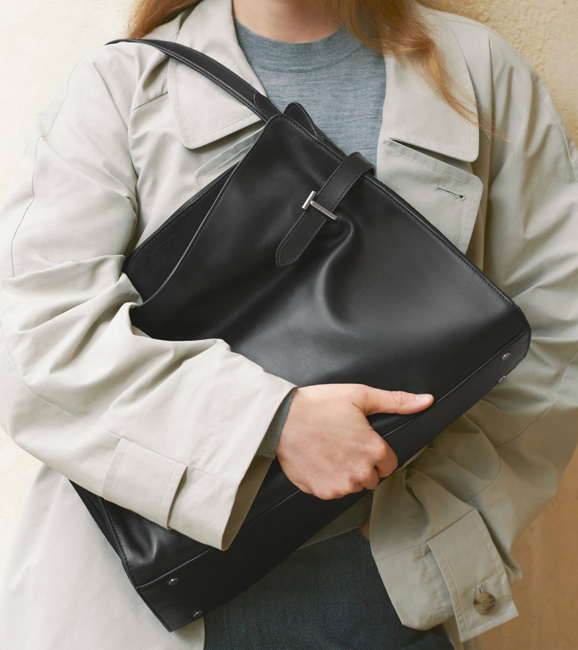Schultertasche Maxi-Modell Emie aus glattem Leder und Nubukleder