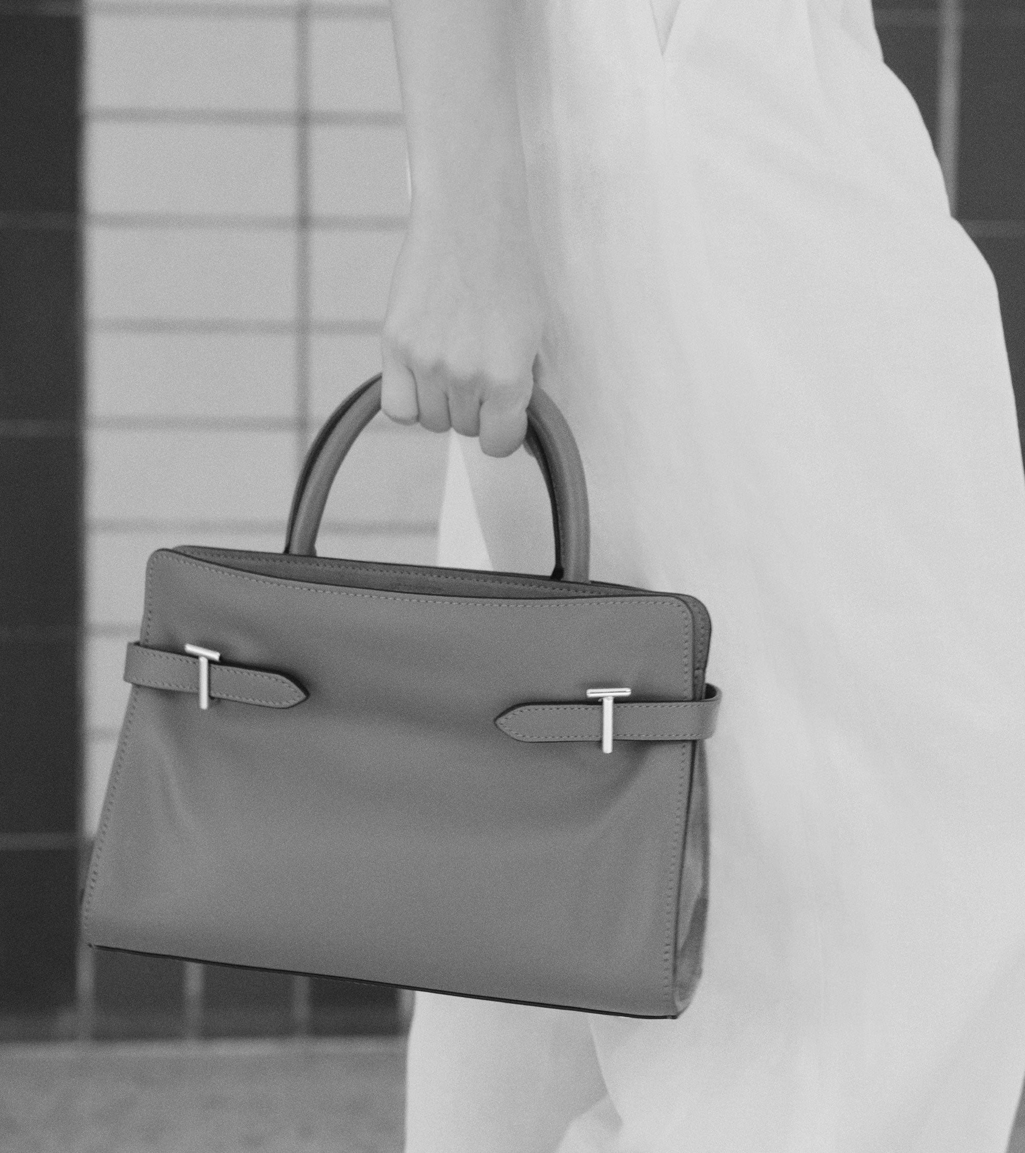 Bolso mediano modelo Emie de piel granulada y nobuk