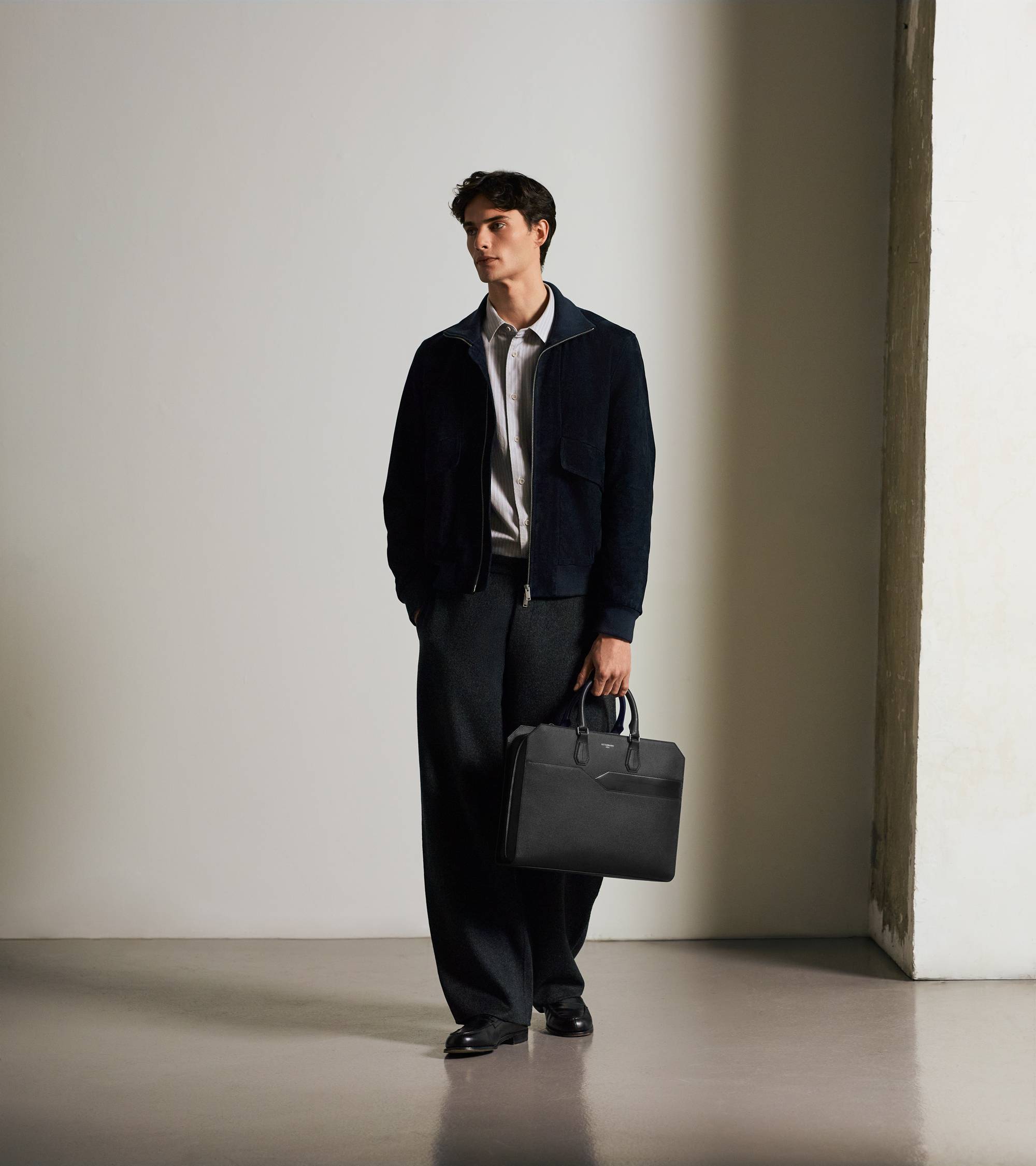 Maletín de 15 Gaston de cuero de grano cruzado