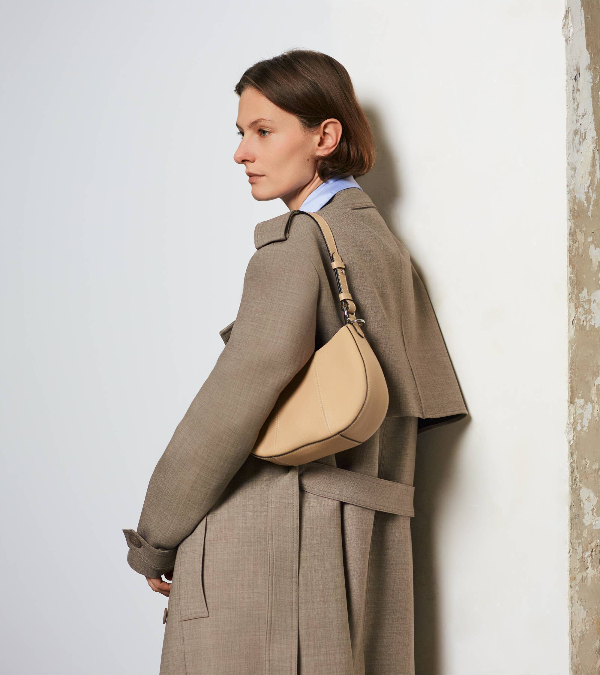 Bolso media luna pequeño Juliette de cuero granulado