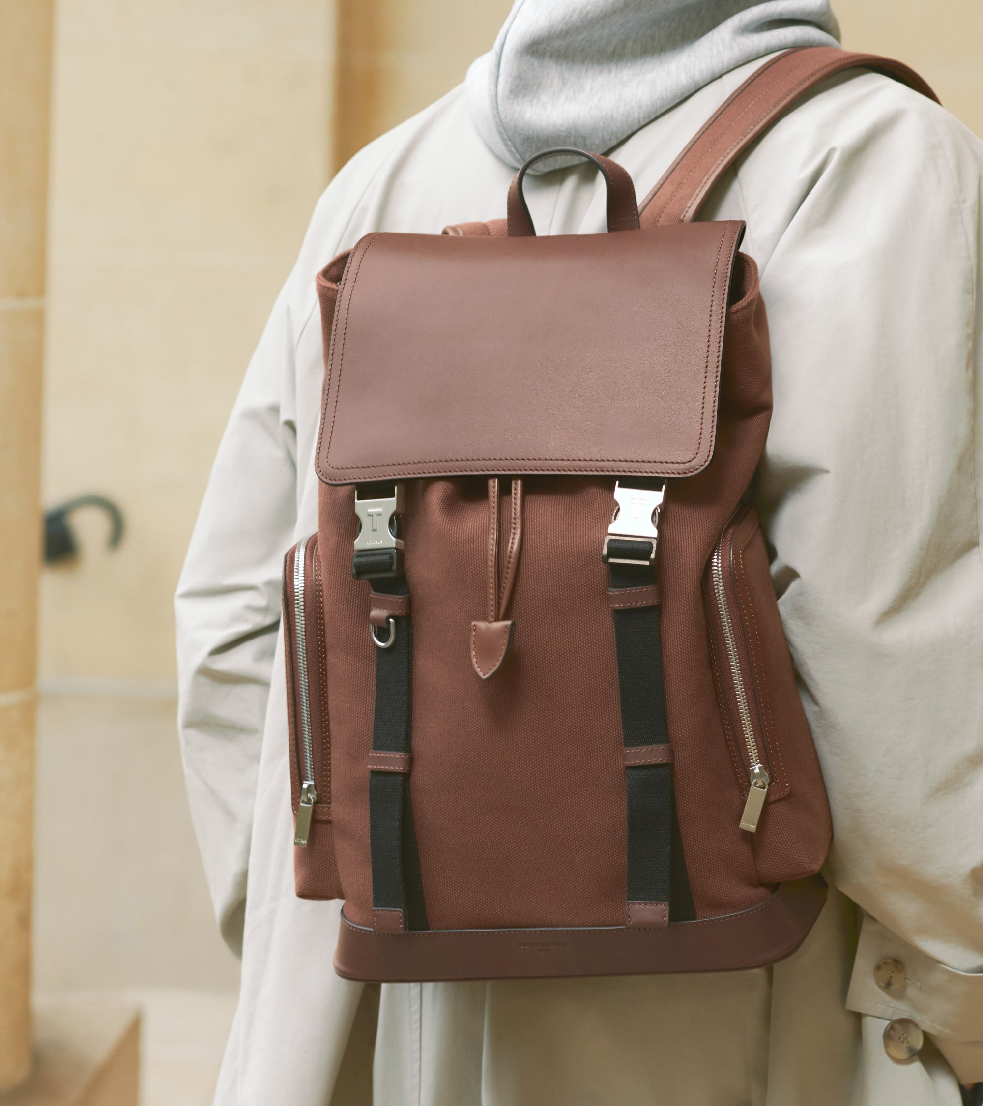 Rucksack mit Umschlag Maurice aus Baumwoll-Canvas und Glattleder