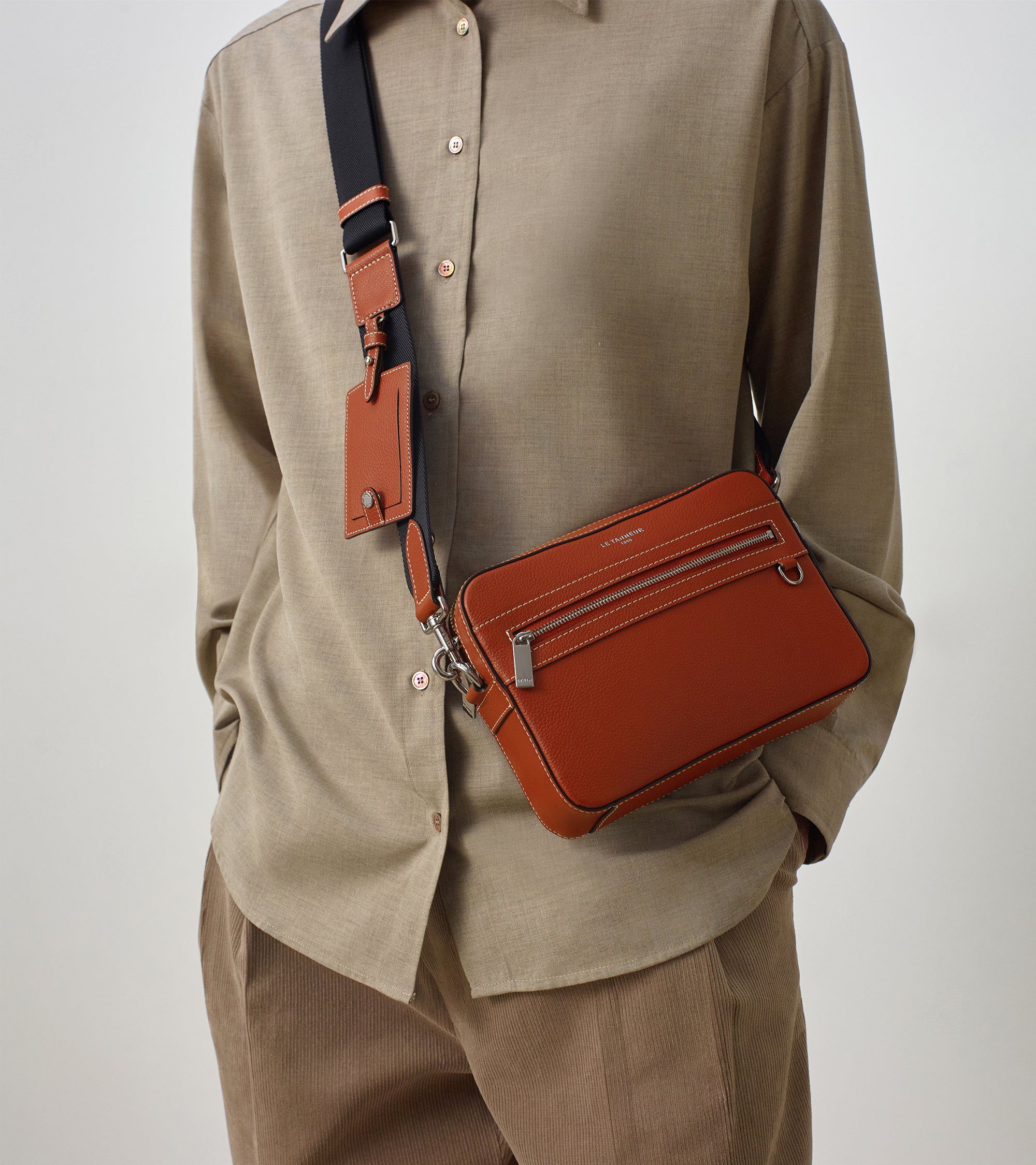 Kleine Umhängetasche Emile aus genarbtem Leder