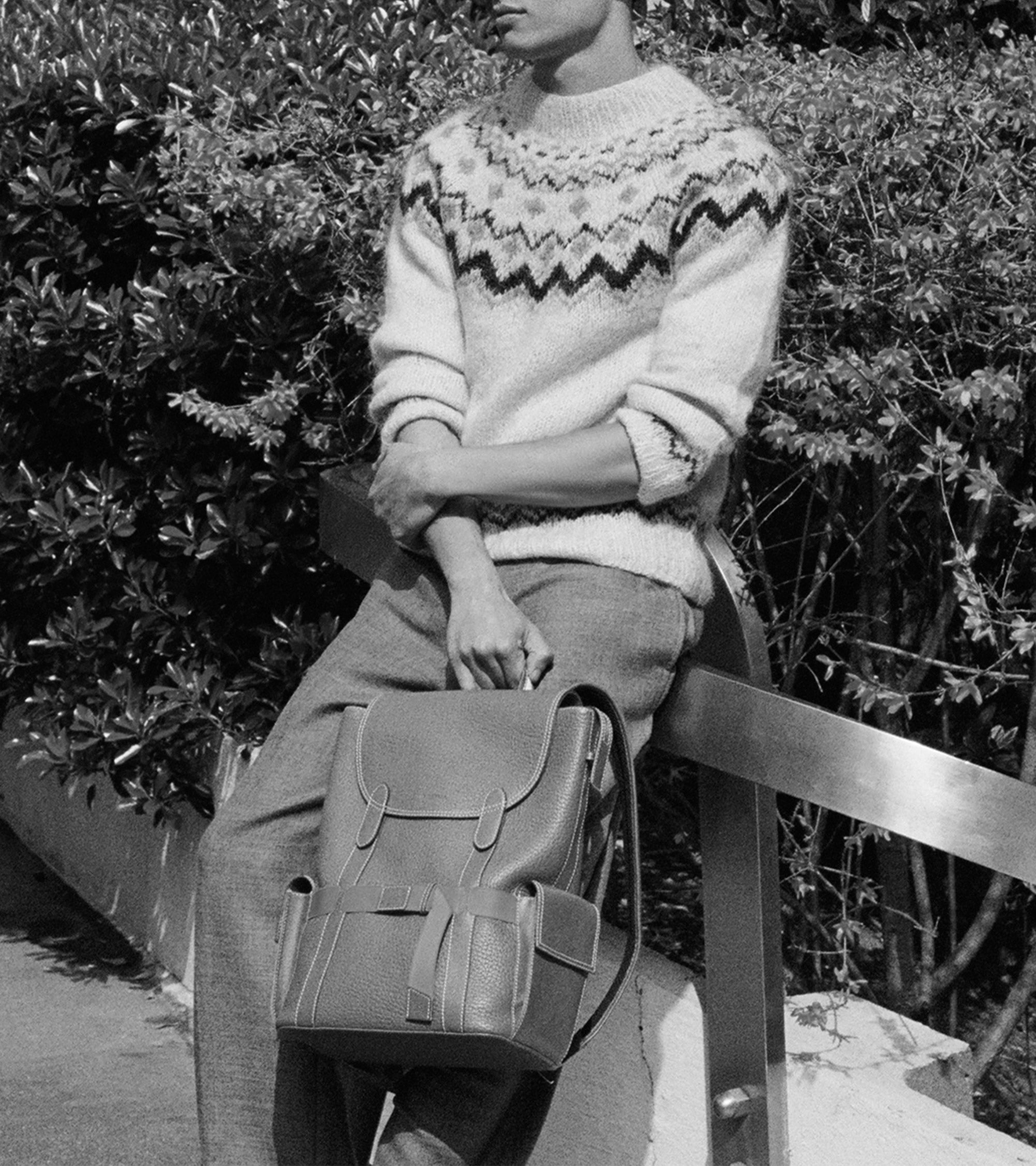 Mochila con solapa Noah de cuero de búfalo y cuero liso