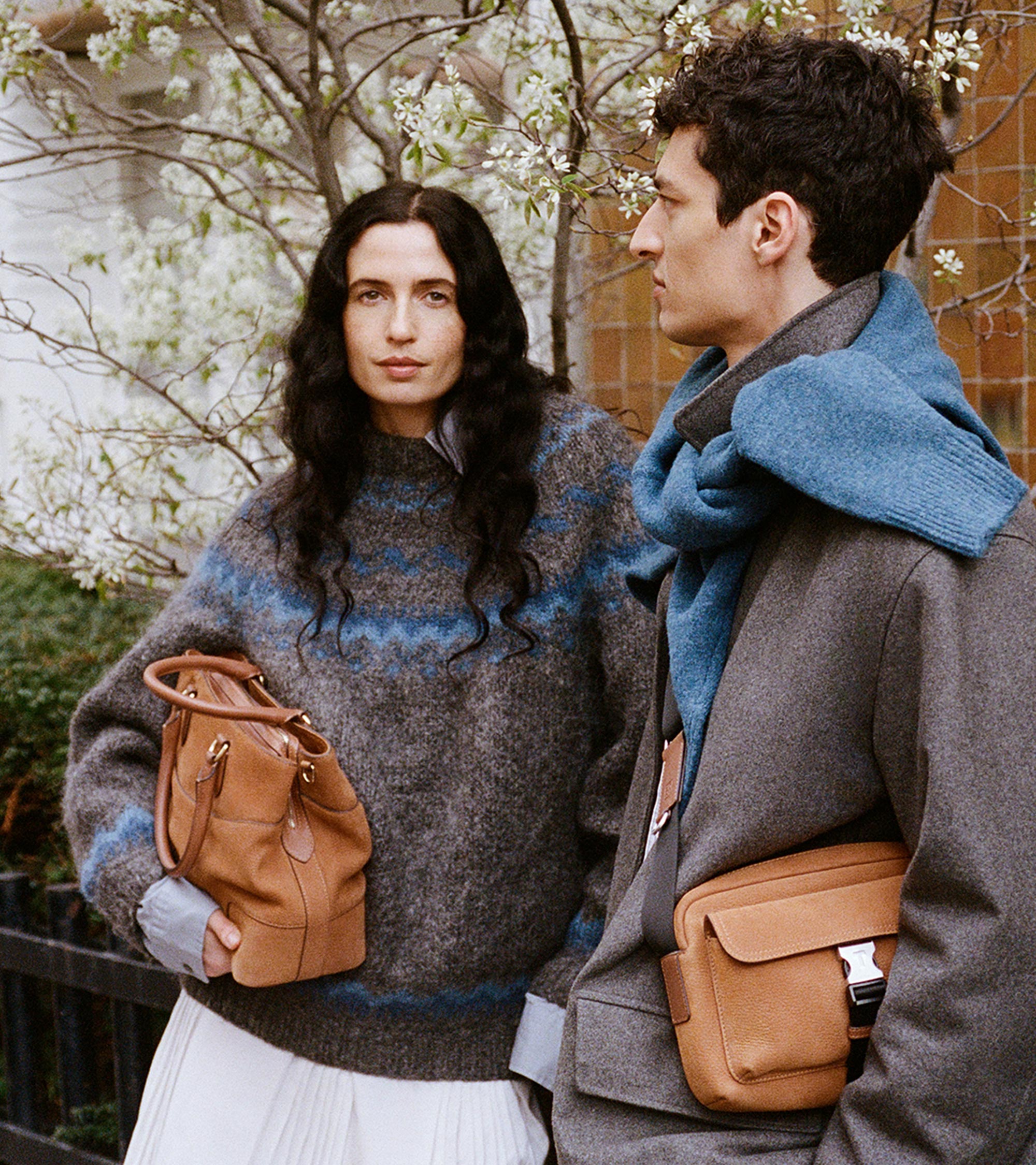 Grand sac à main Romy en cuir nubuck grainé