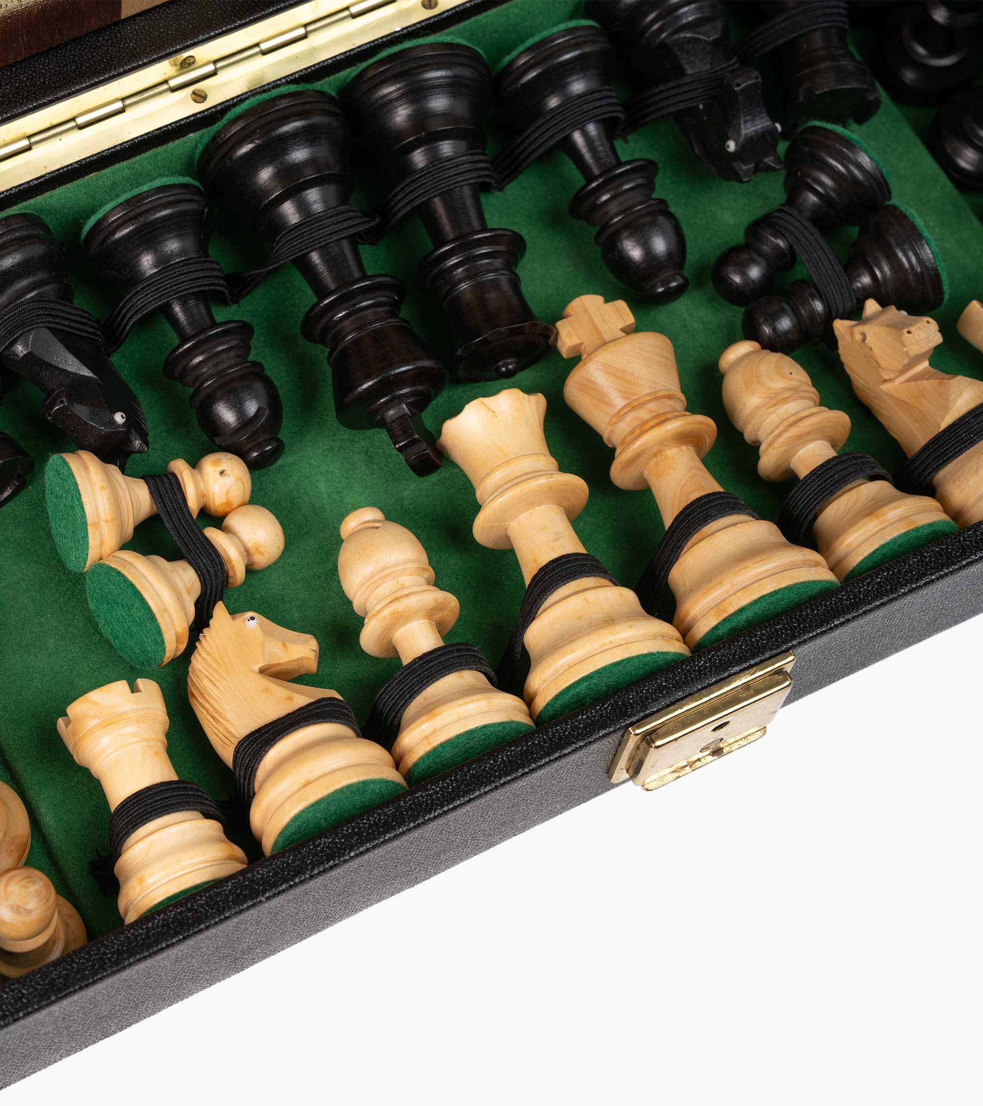 Großes Schachspiel aus Leder