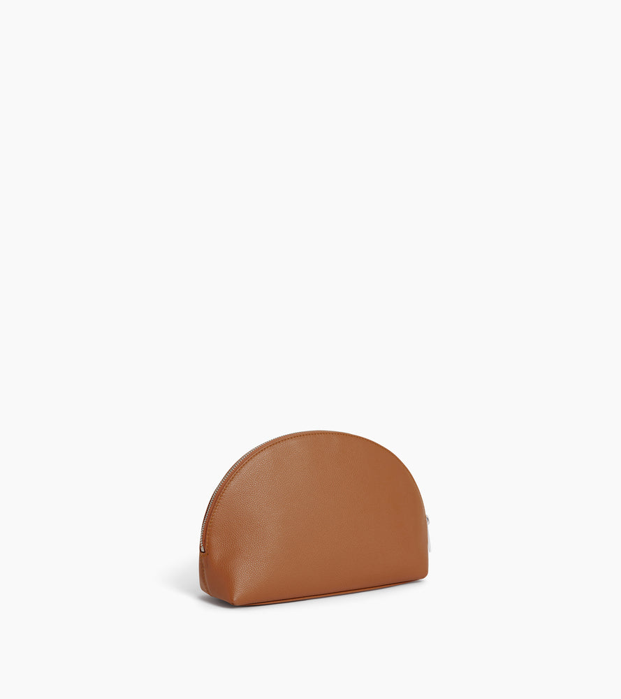 Halbmondförmiger Kulturbeutel aus genarbtem Leder