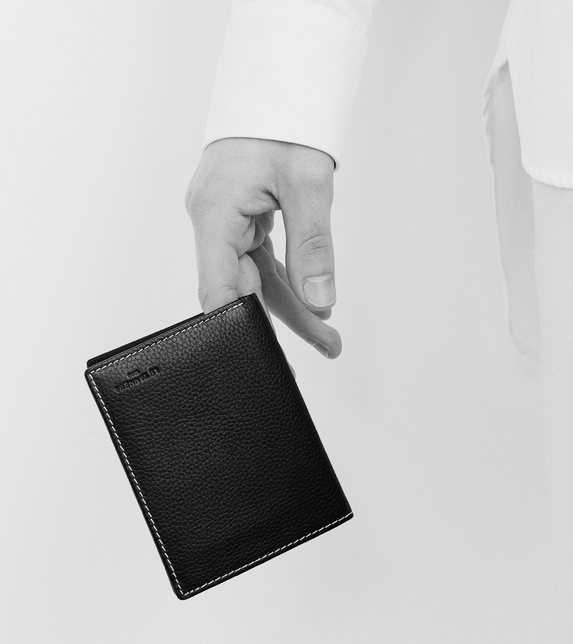 Charles pebbled leather card holder