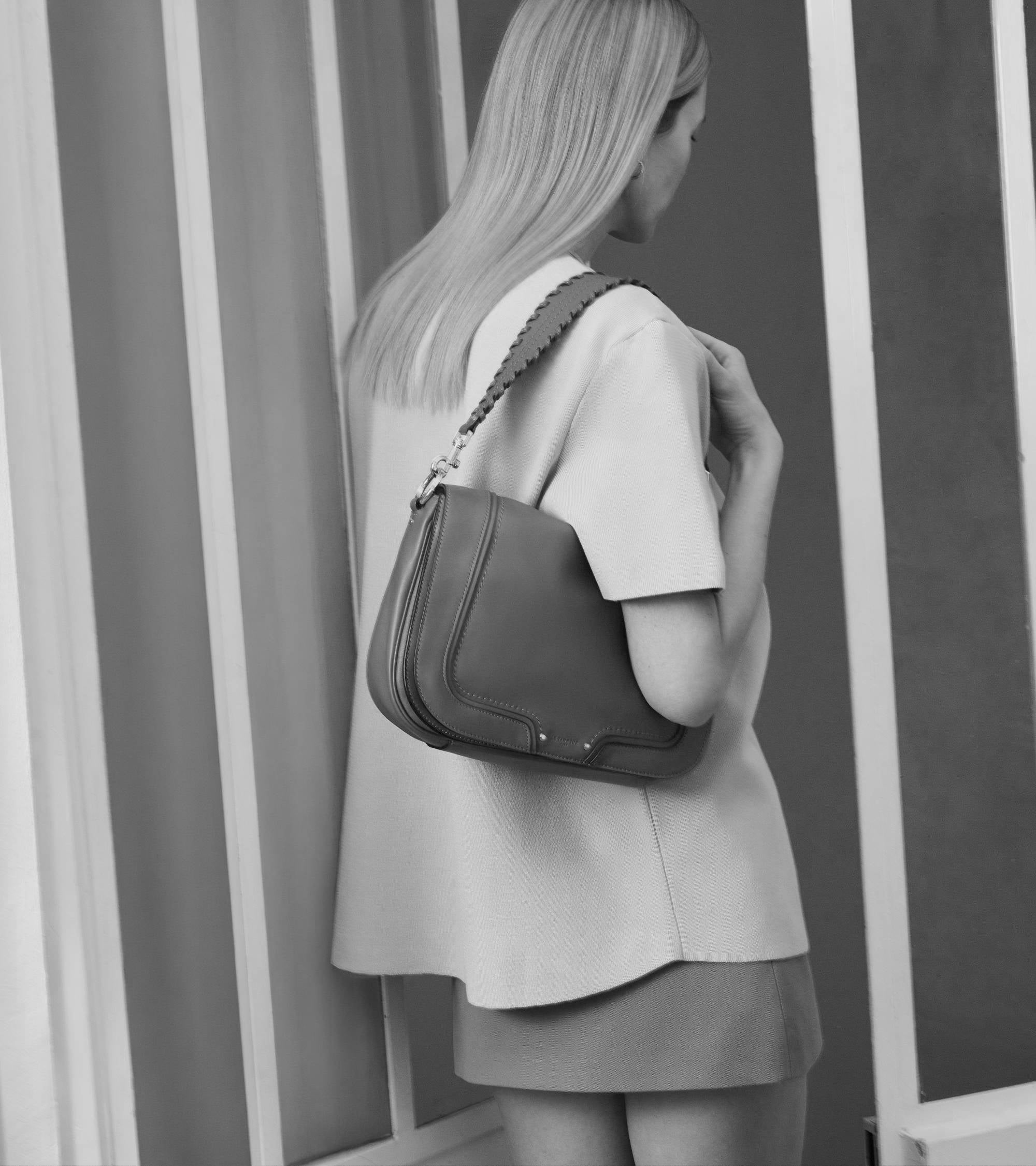 Héloïse スムースレザー ラージ ショルダーバッグ