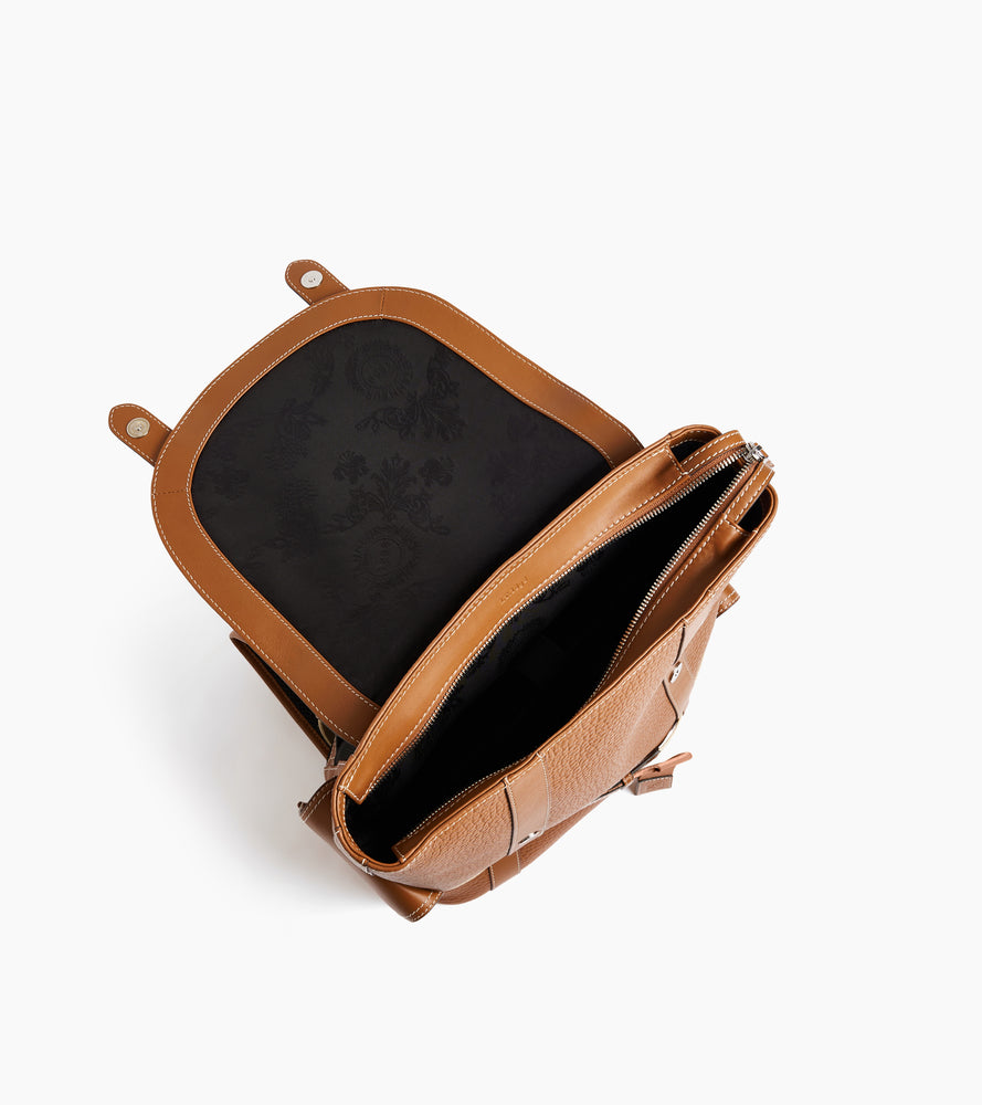 Noah backpack with flap in buffalo grain leather and smooth leather