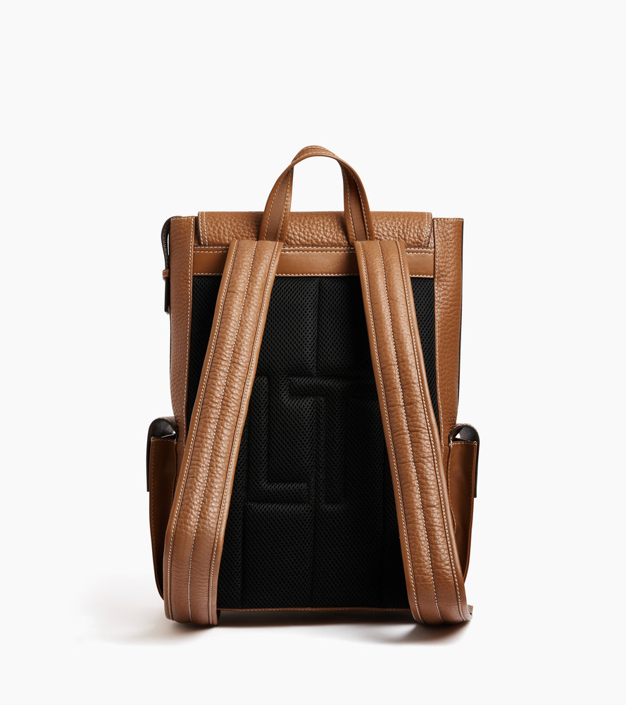 Noah backpack with flap in buffalo grain leather and smooth leather