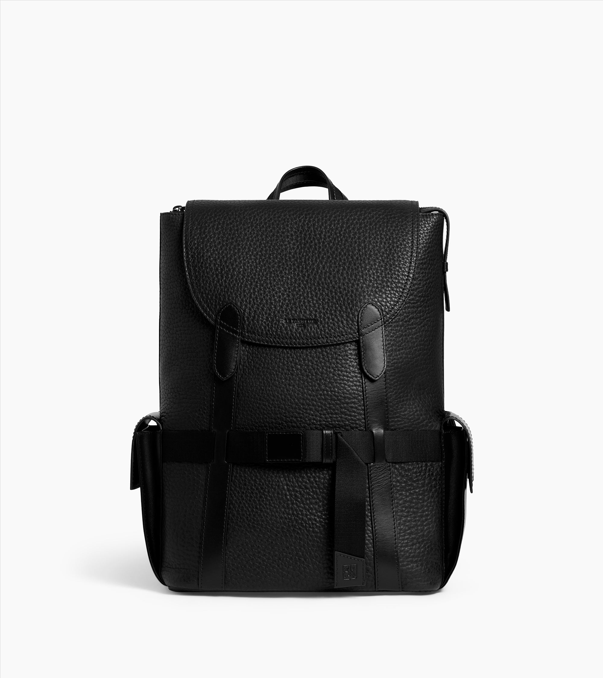 Noah backpack with flap in buffalo grain leather and smooth leather