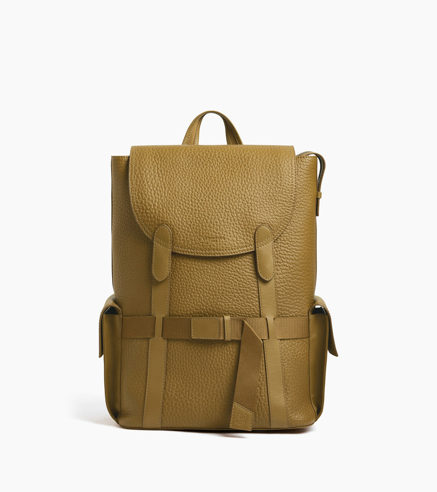 Noah backpack with flap in buffalo grain leather and smooth leather