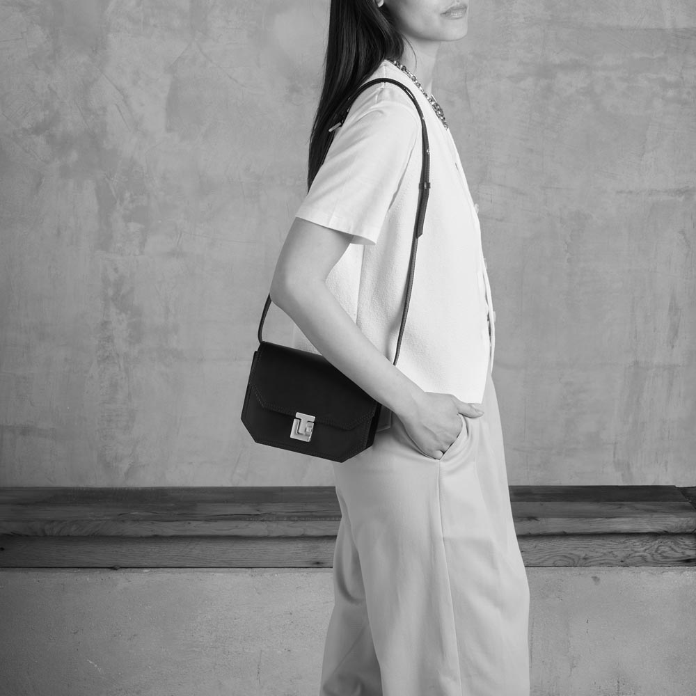 Bolso bandolera pequeño Rose de cuero liso