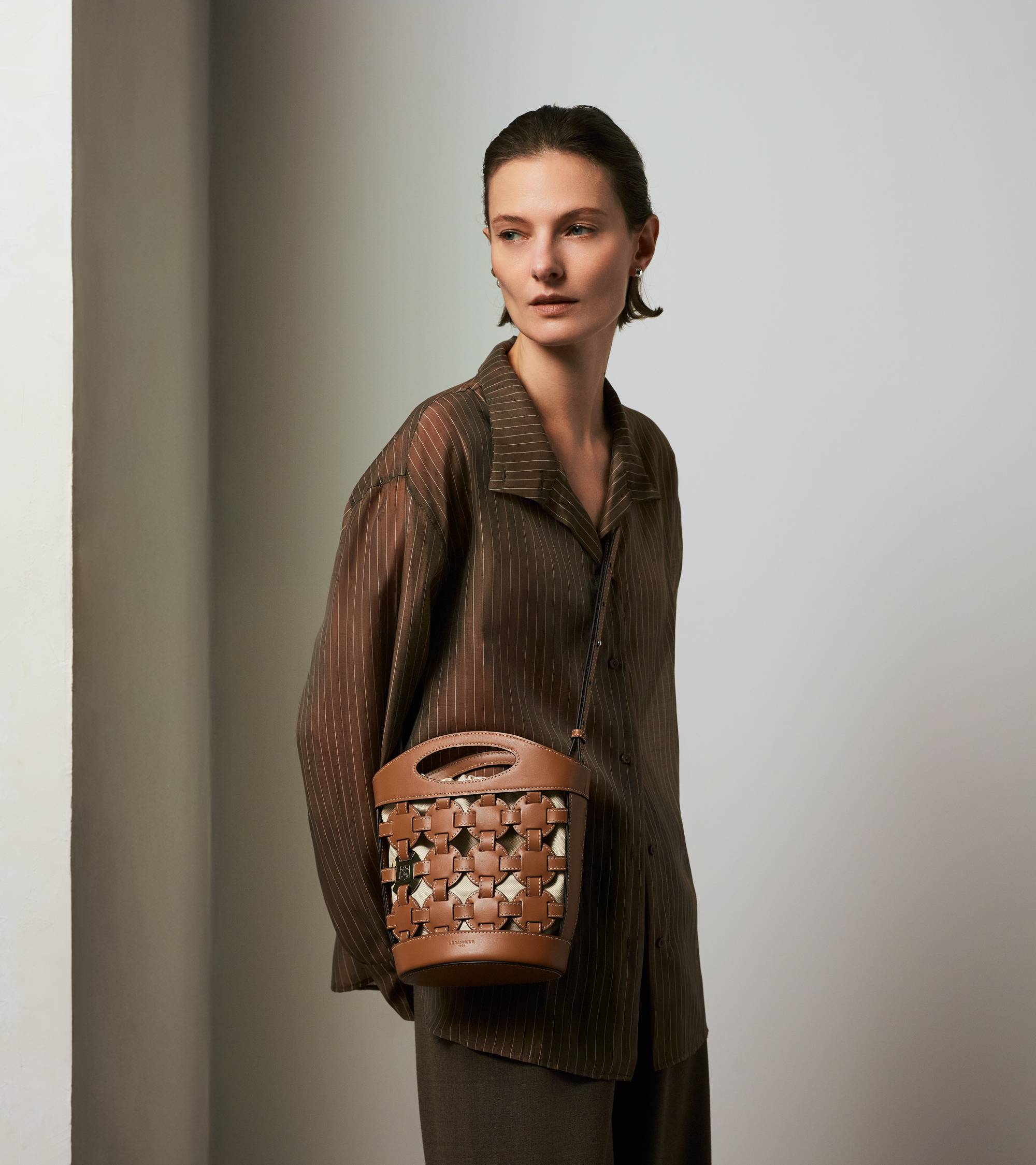 Kleine Bucket Bag Le Potier aus Baumwollcanvas und glattem Leder